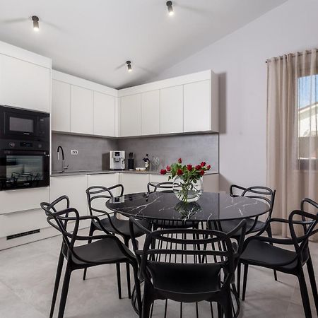 Apartmani Dogas تْسْغيكفانِتْسا الغرفة الصورة
